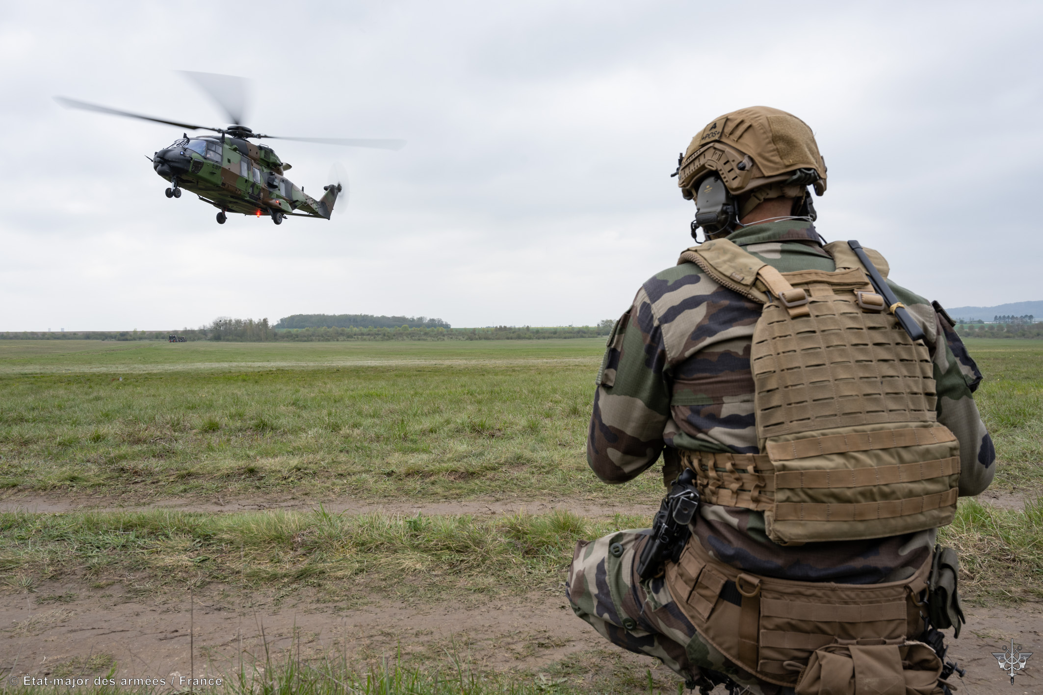 17.04.2023_Arriv&eacute;e des h&eacute;licopteres du sous-groupement a&eacute;romobile &agrave; Sissone (2).jpg (754 KB)